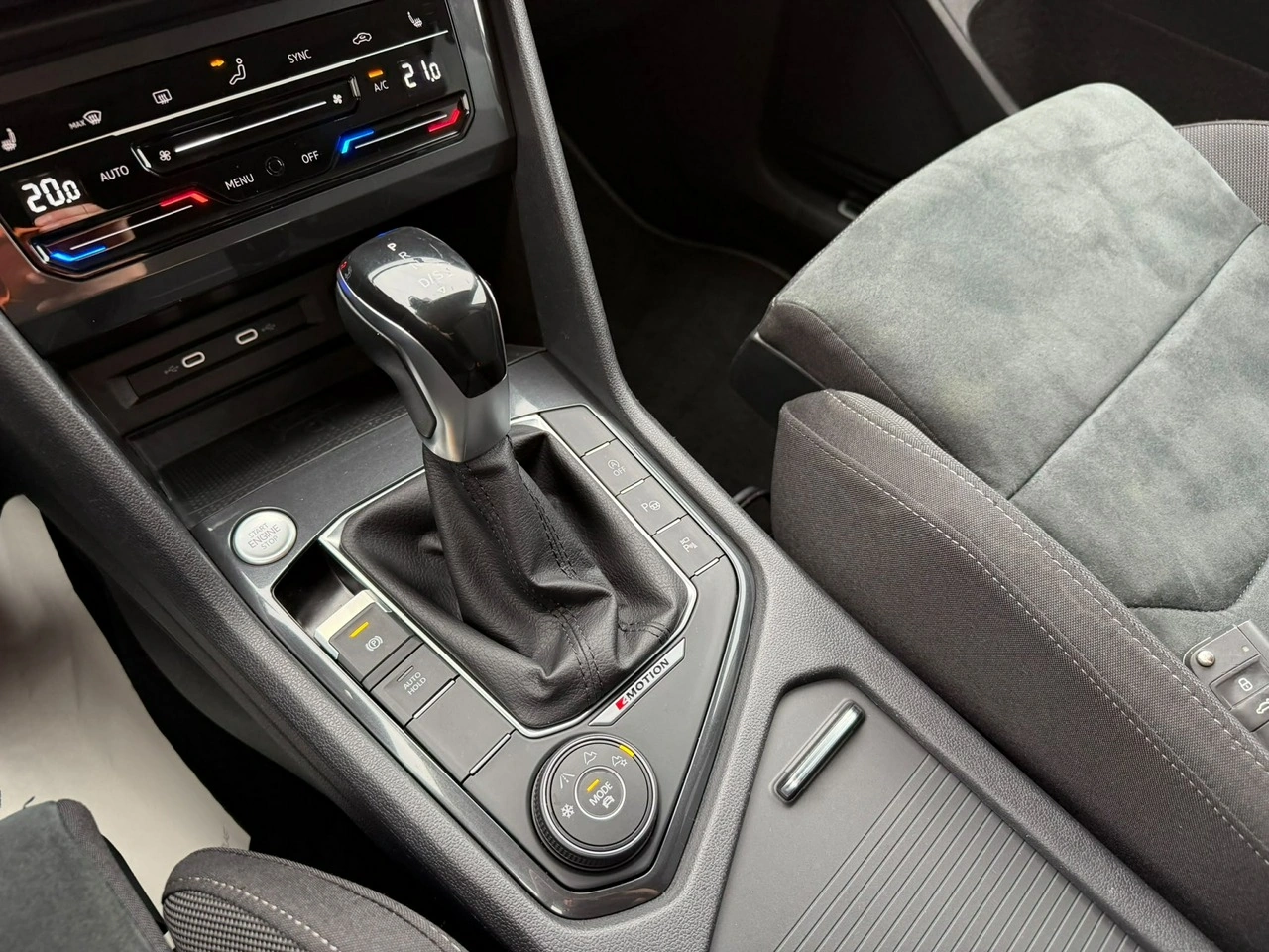 Volkswagen Tiguan Allspace - Zdjęcie 37