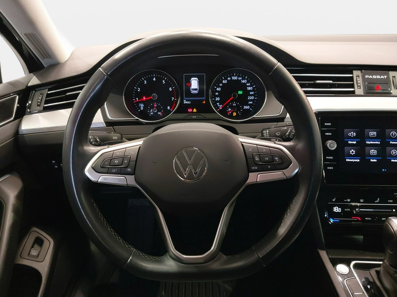 Volkswagen Passat Variant - Zdjęcie 24