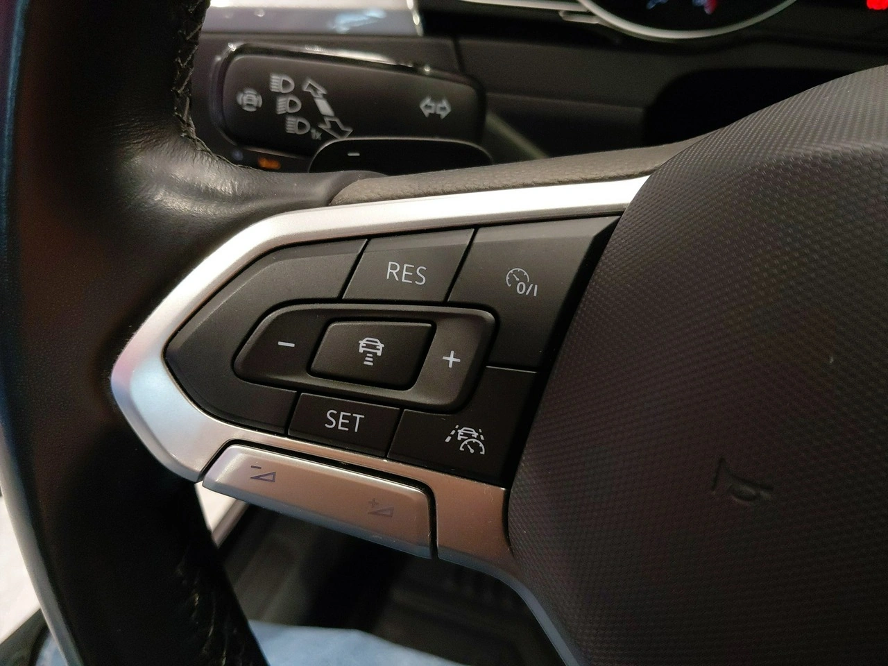 Volkswagen Passat Variant - Zdjęcie 25