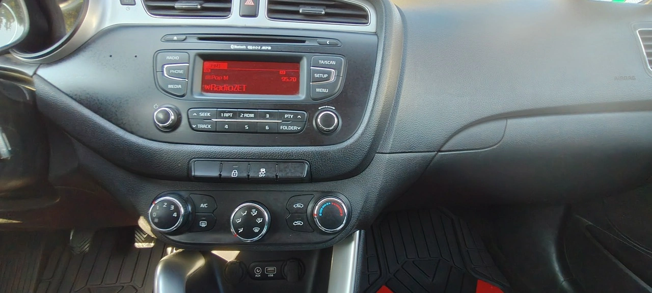 Kia Ceed - Zdjęcie 9