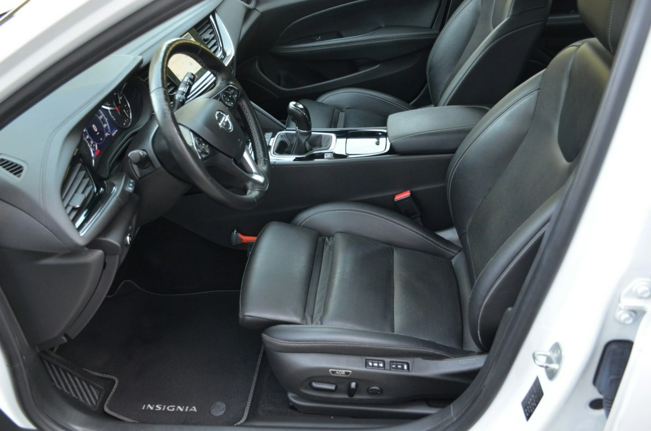 Opel Insignia - Zdjęcie 18
