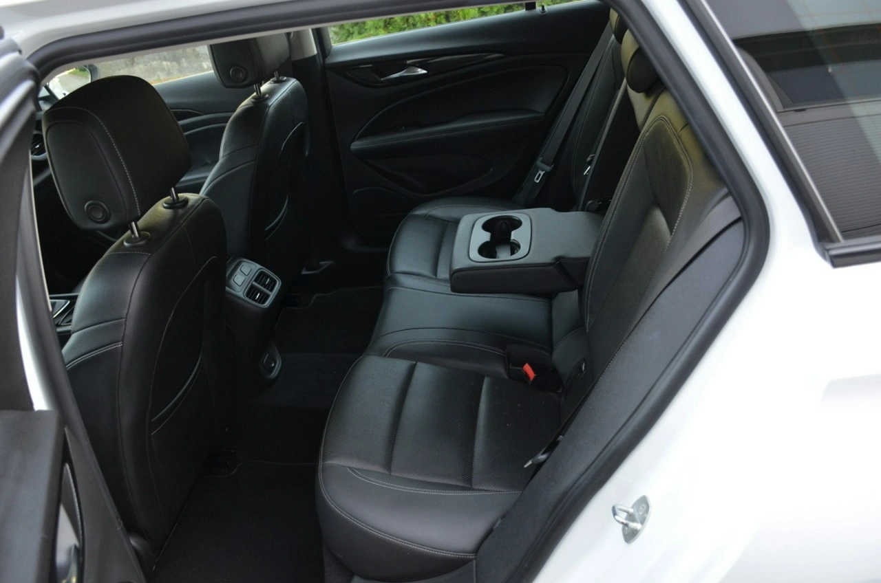 Opel Insignia - Zdjęcie 23