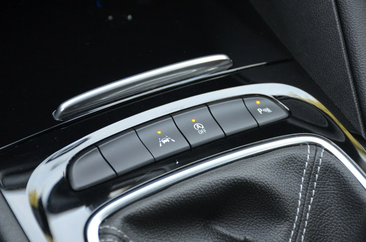Opel Insignia - Zdjęcie 35