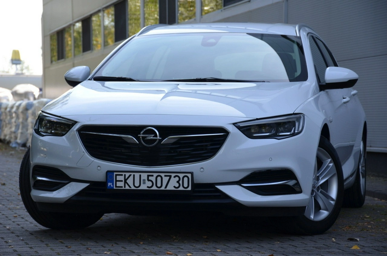 Opel Insignia - Główne zdjęcie