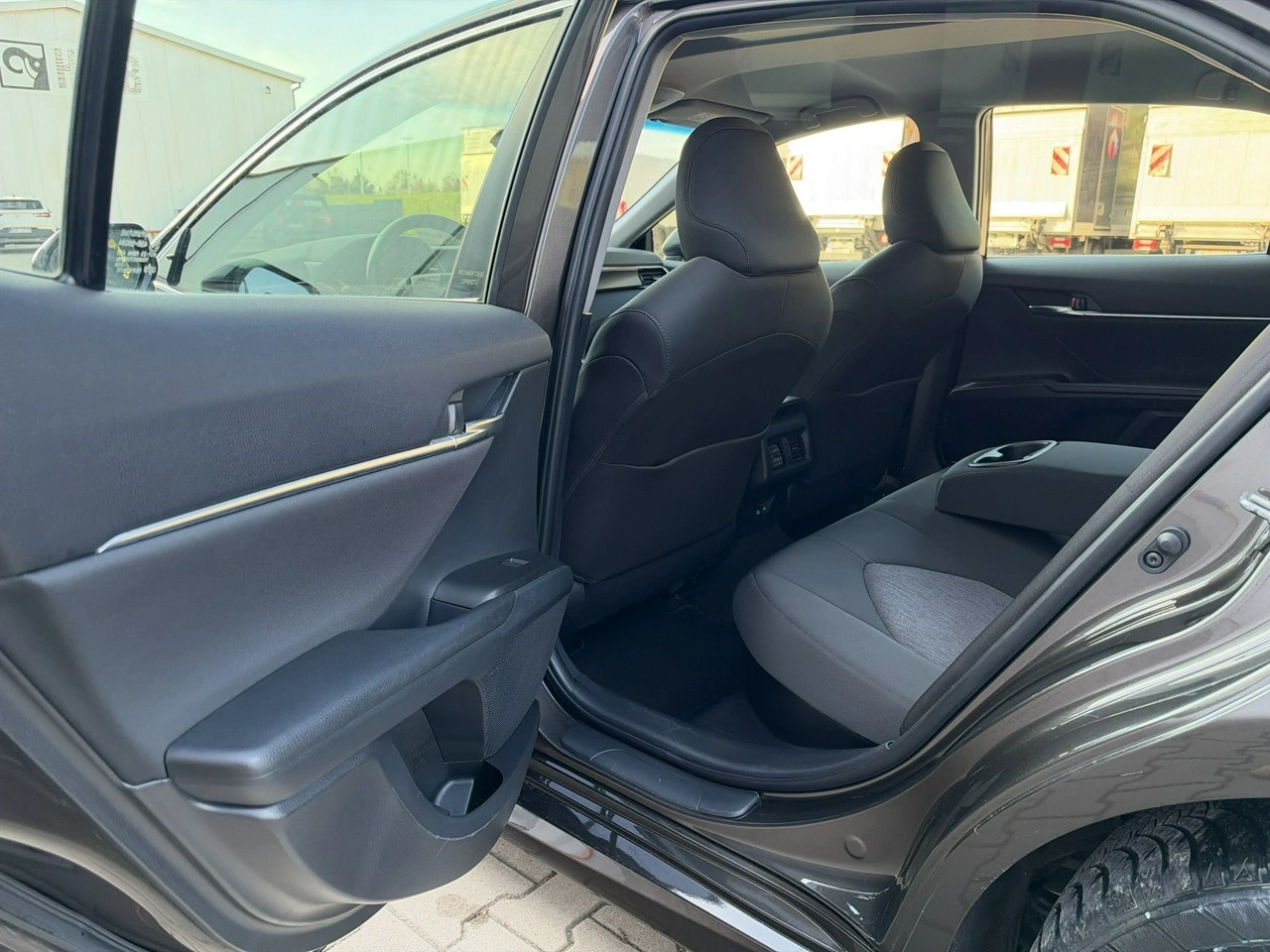 Toyota Camry - Zdjęcie 13