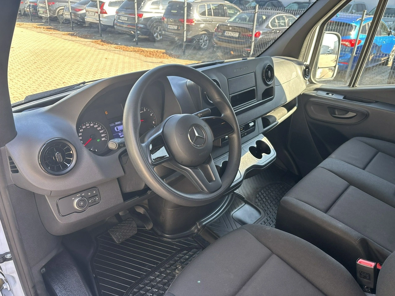 Mercedes Sprinter - Zdjęcie 9