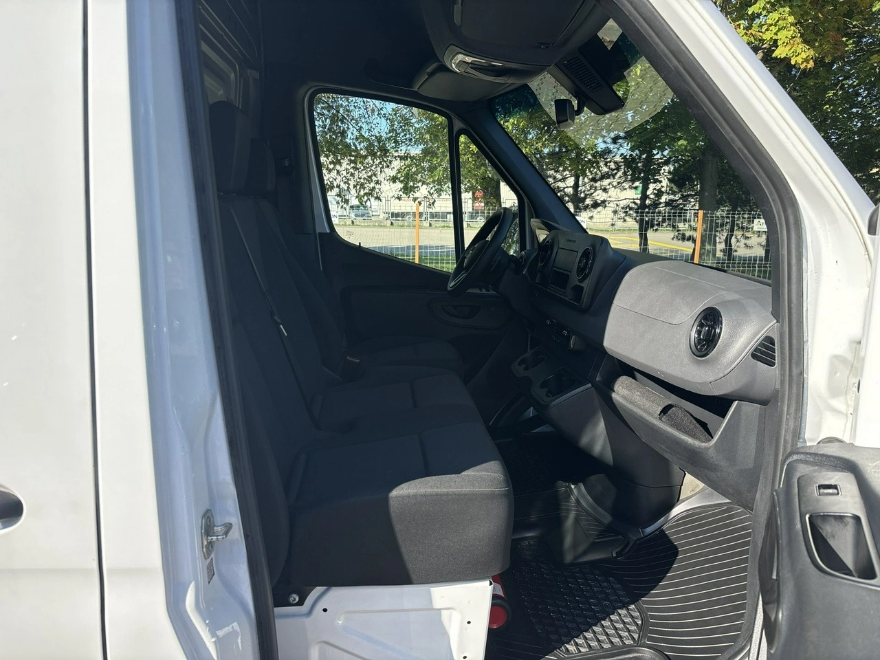 Mercedes Sprinter - Zdjęcie 12