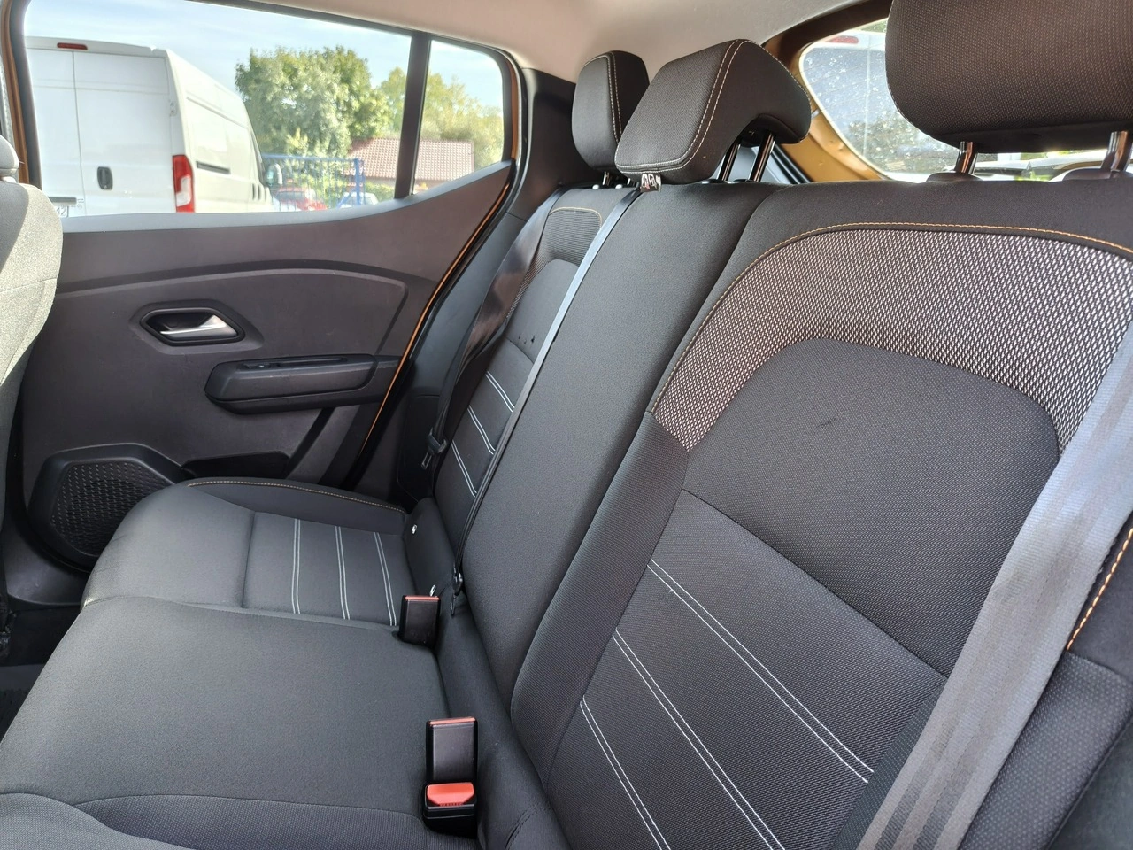 Dacia Sandero - Zdjęcie 25