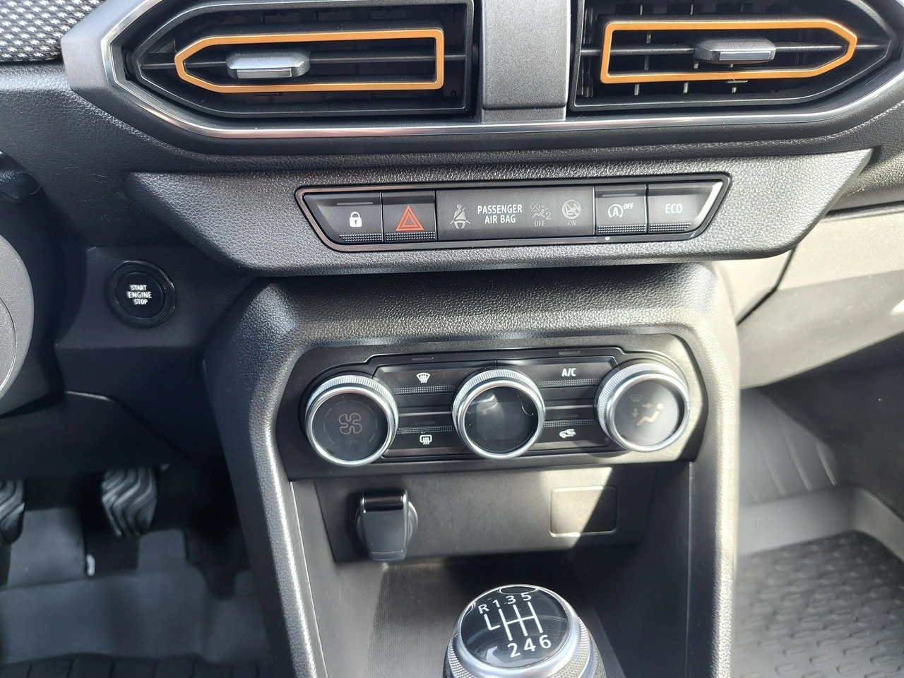 Dacia Sandero - Zdjęcie 10