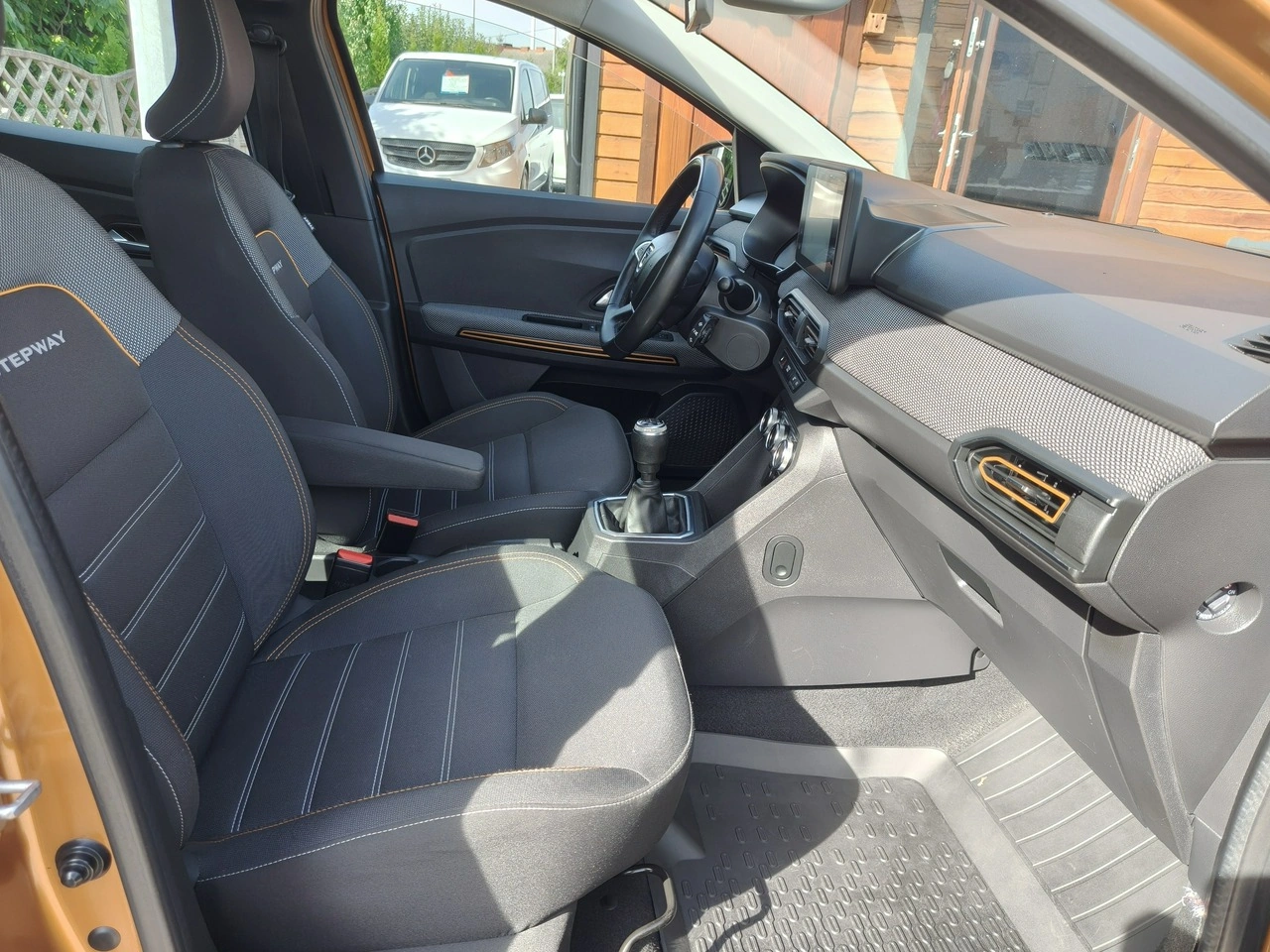 Dacia Sandero - Zdjęcie 16