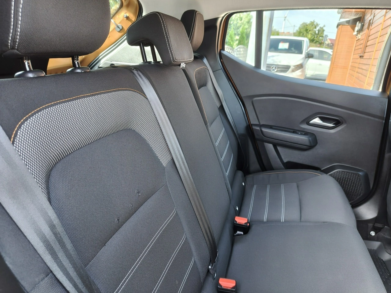 Dacia Sandero - Zdjęcie 19