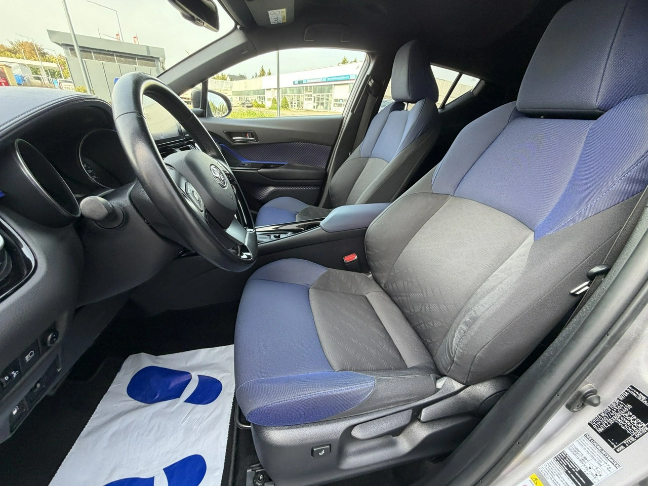Toyota C-HR - Zdjęcie 17