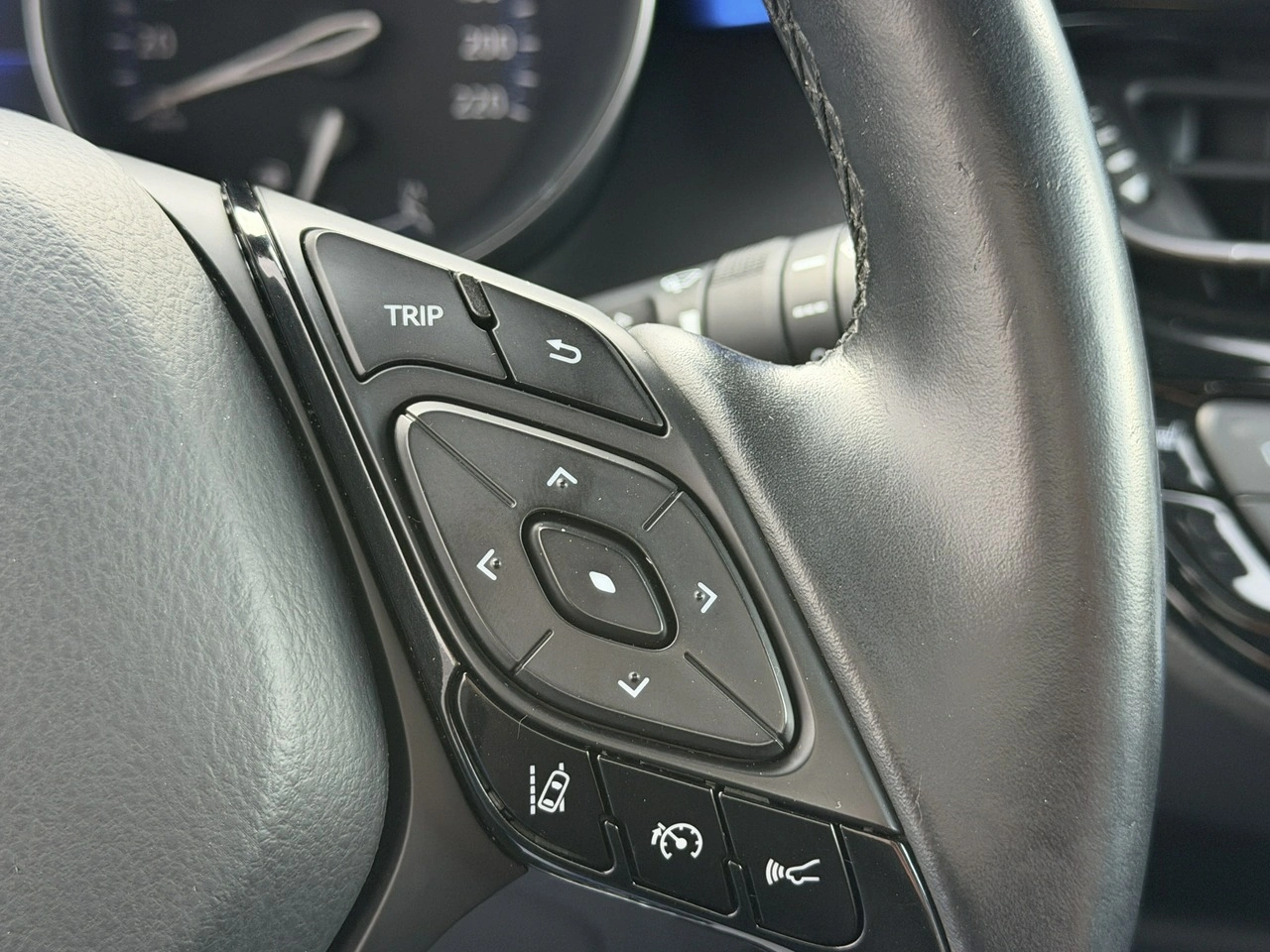 Toyota C-HR - Zdjęcie 23