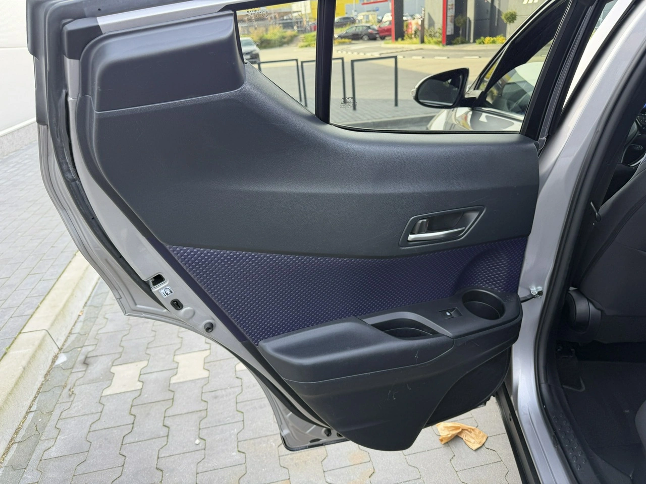 Toyota C-HR - Zdjęcie 28