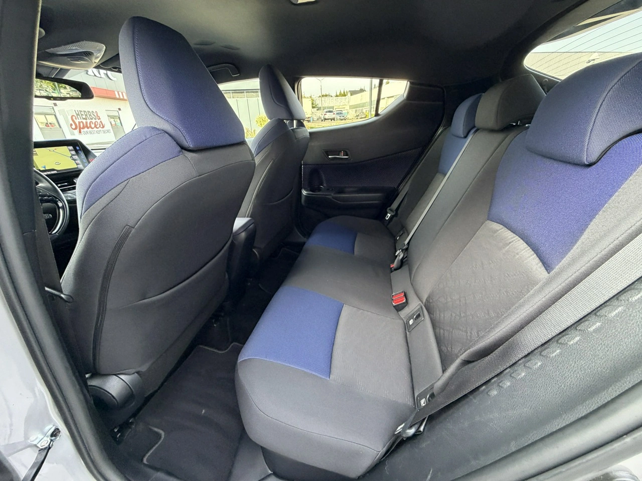 Toyota C-HR - Zdjęcie 29