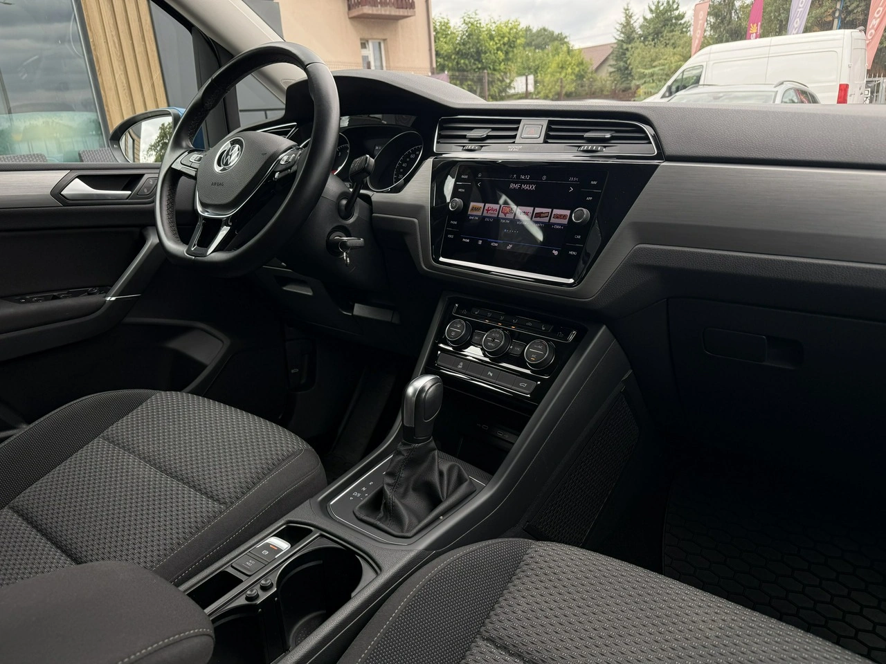 Volkswagen Touran - Zdjęcie 12