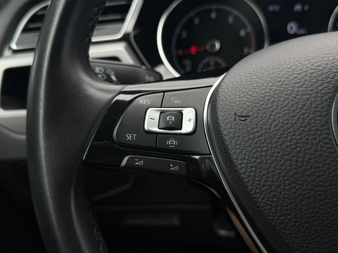 Volkswagen Touran - Zdjęcie 16