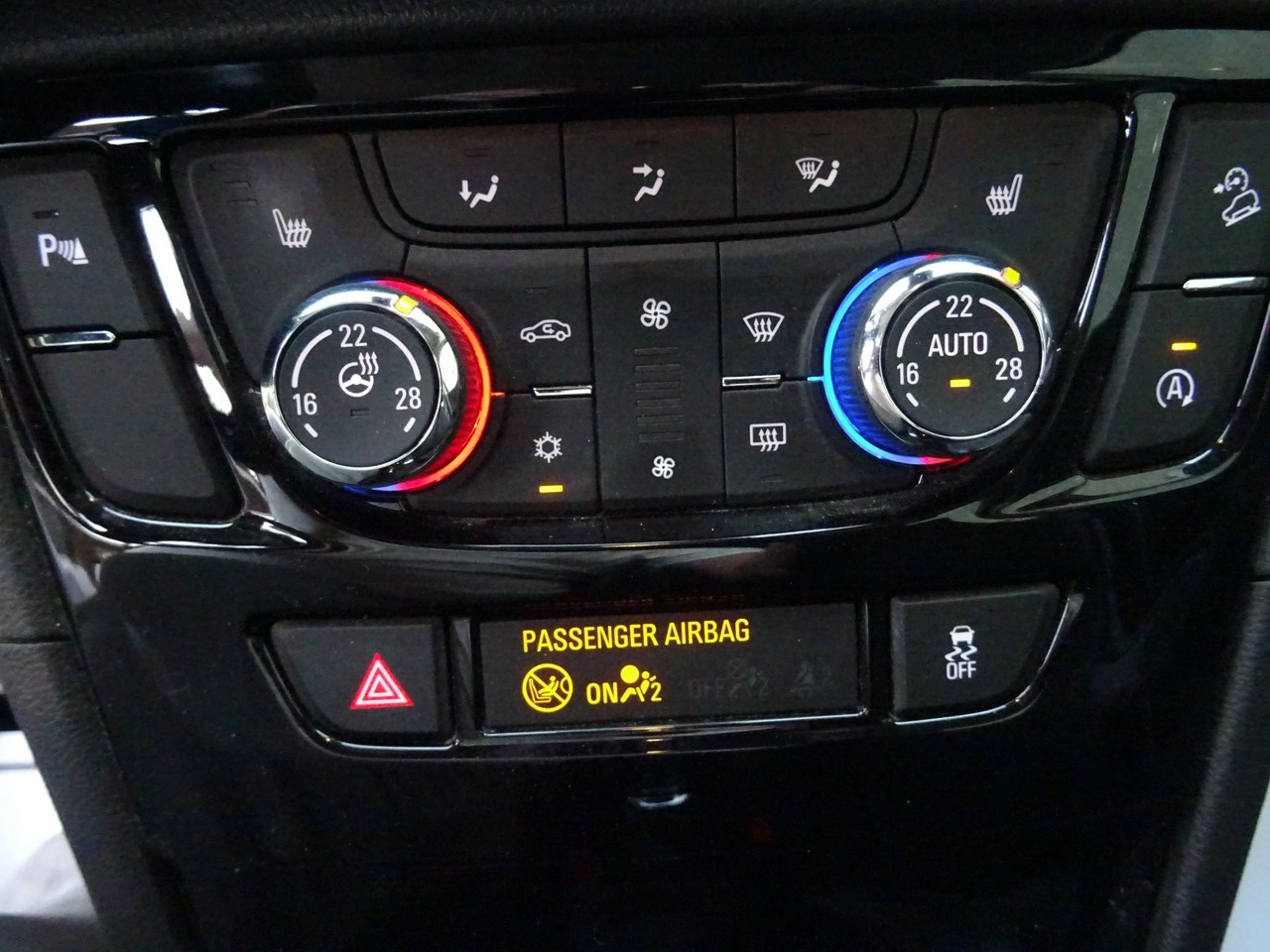 Opel Mokka X - Zdjęcie 12