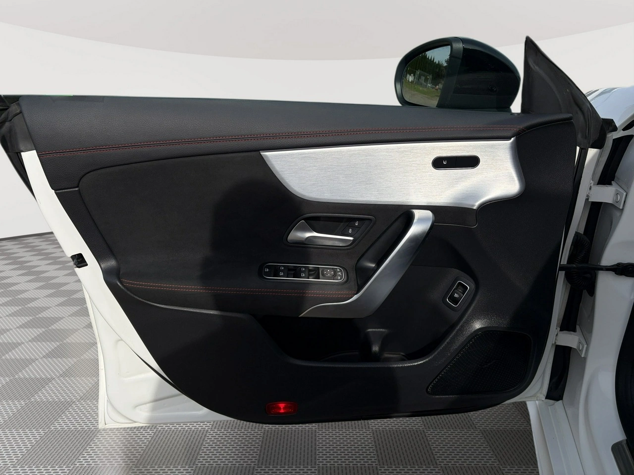 Mercedes CLA 200 - Zdjęcie 9