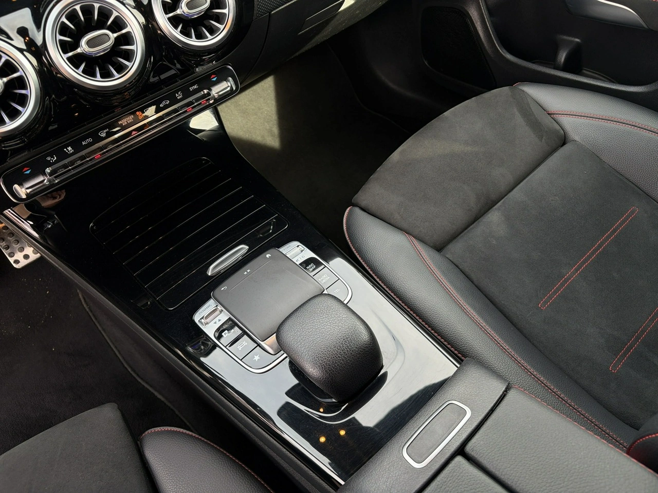 Mercedes CLA 200 - Zdjęcie 23