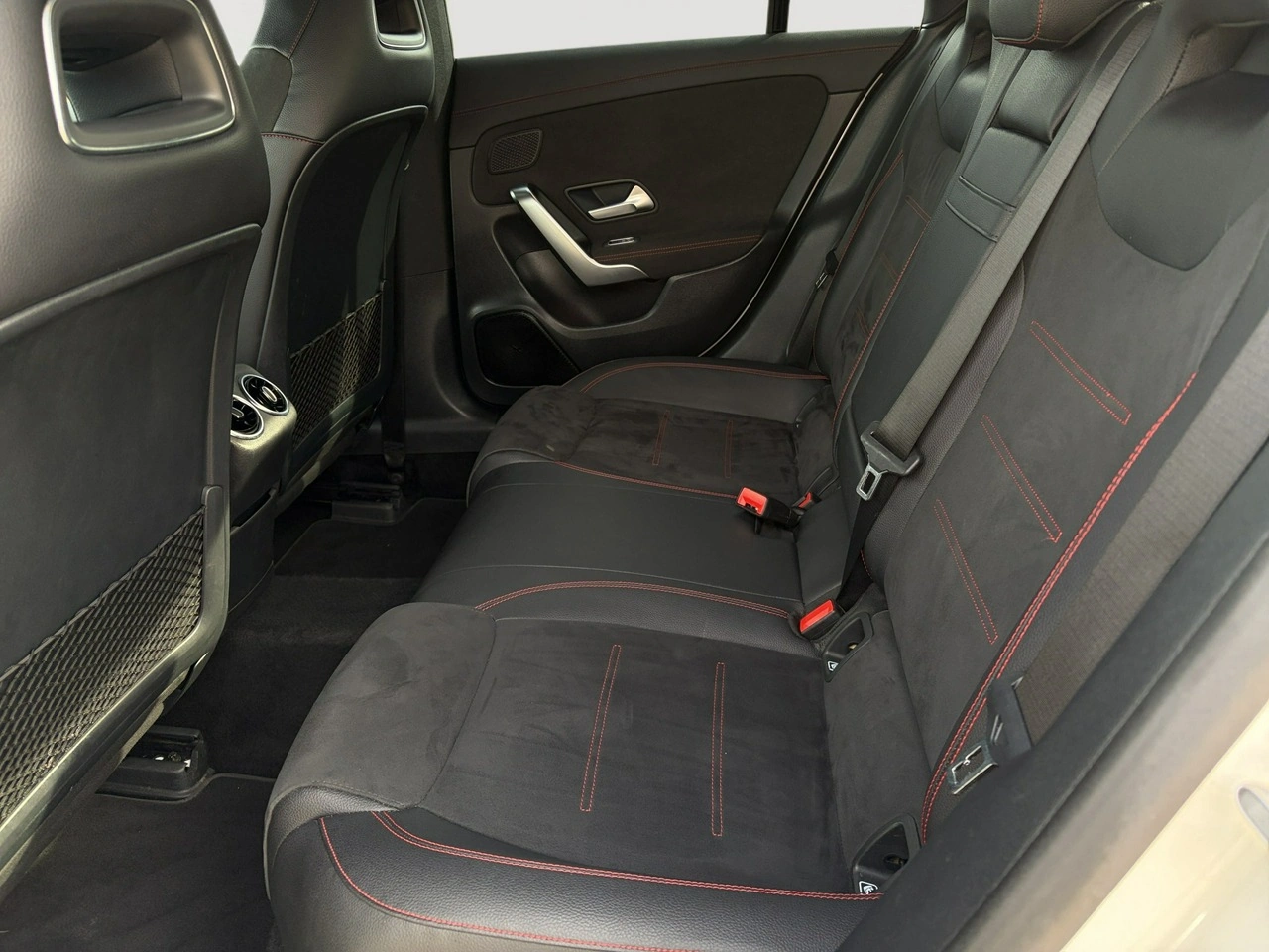 Mercedes CLA 200 - Zdjęcie 25
