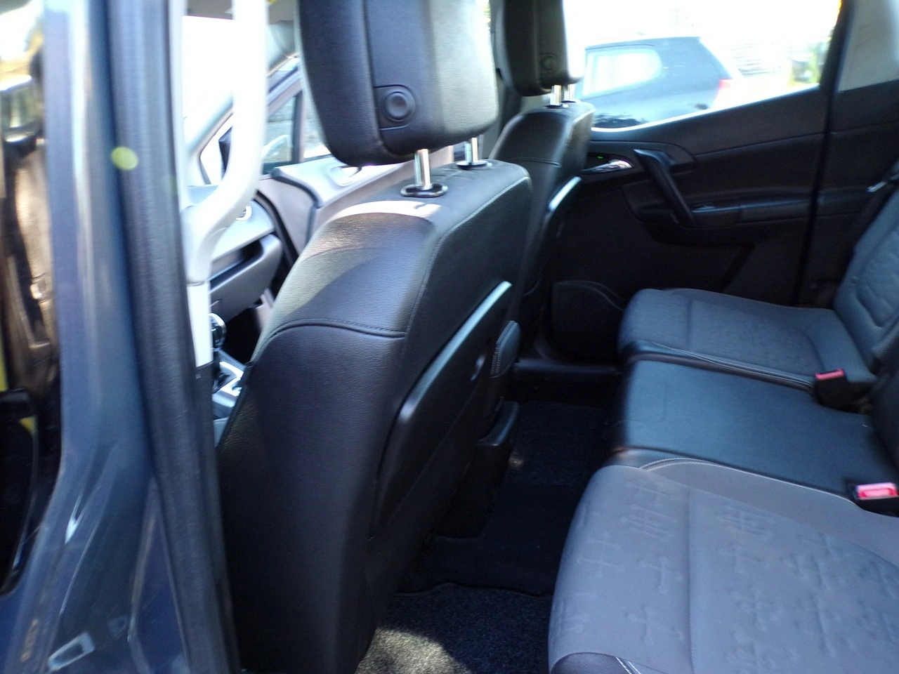 Opel Meriva - Zdjęcie 25