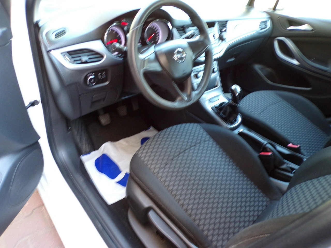 Opel Astra - Zdjęcie 15