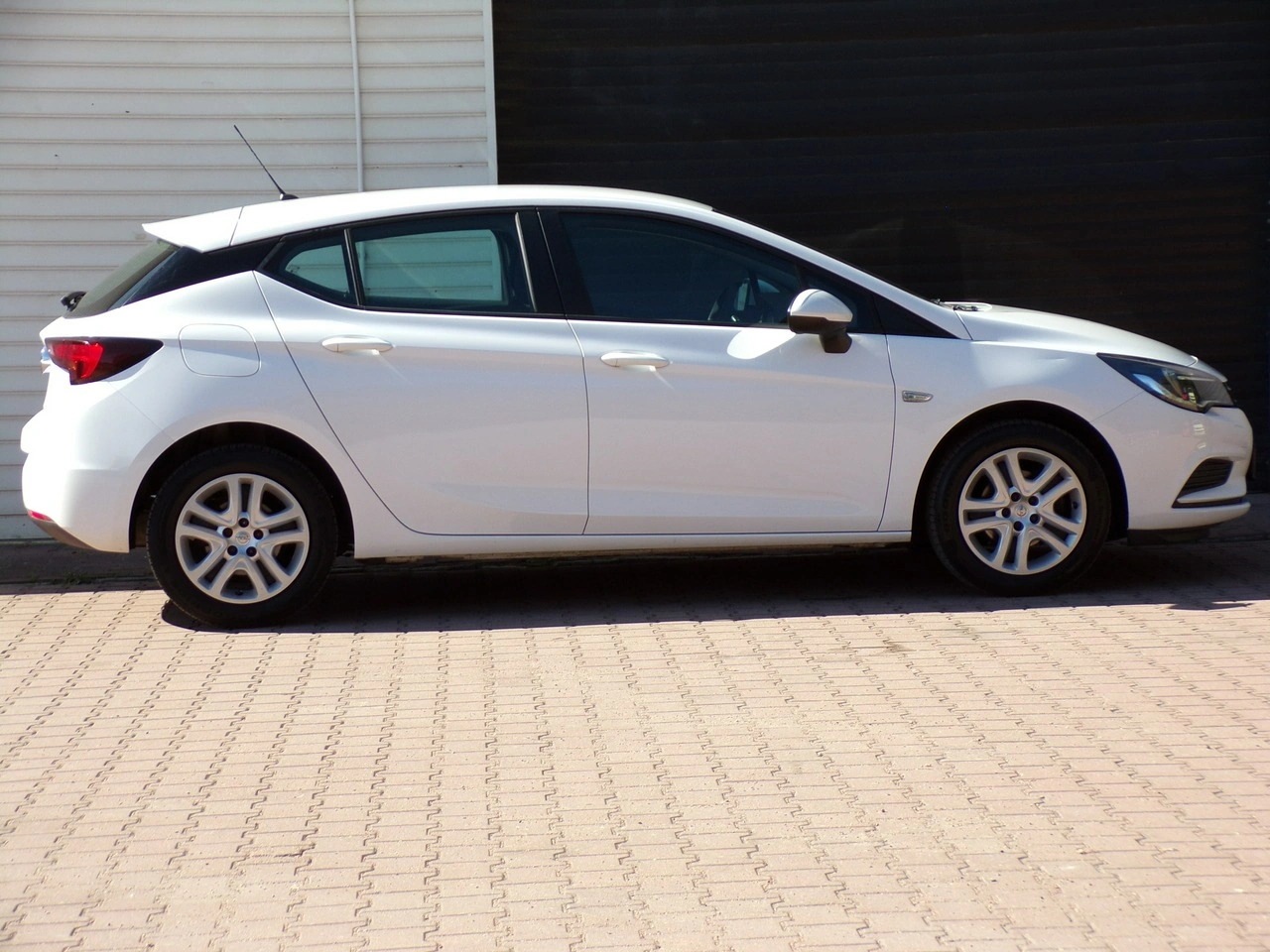 Opel Astra - Zdjęcie 2