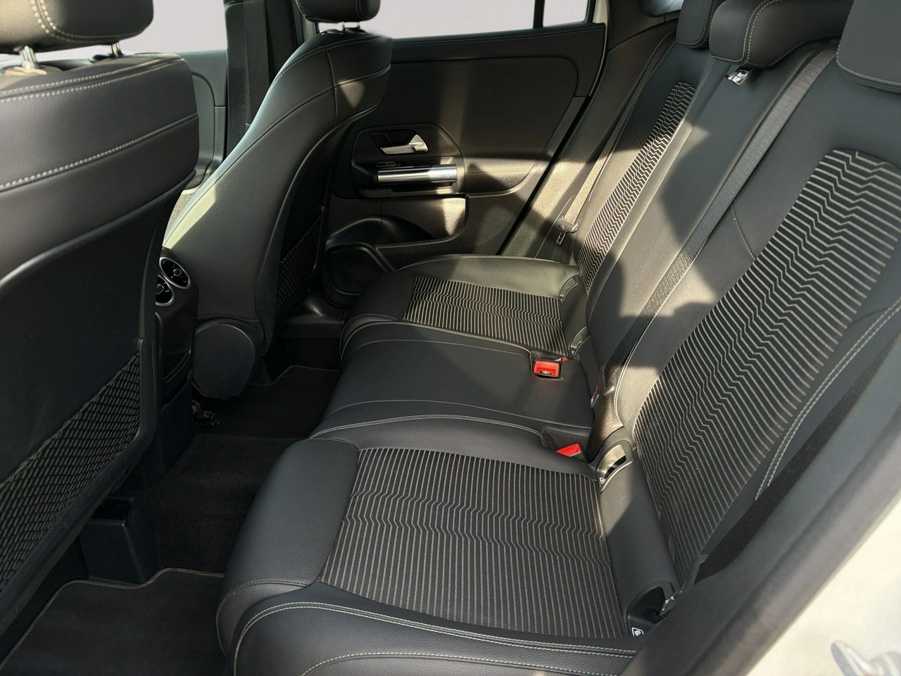 Mercedes GLA 200 - Zdjęcie 24