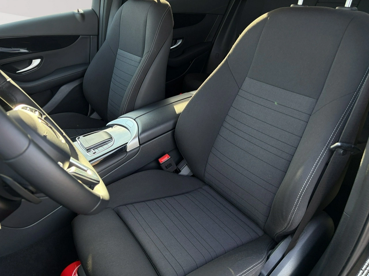 Mercedes GLC 200 - Zdjęcie 11
