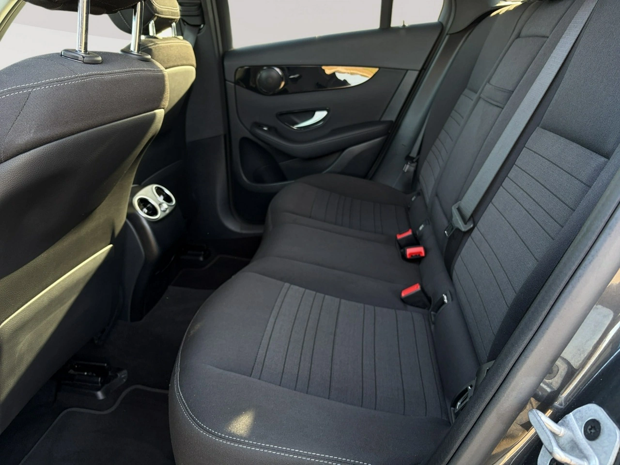 Mercedes GLC 200 - Zdjęcie 24
