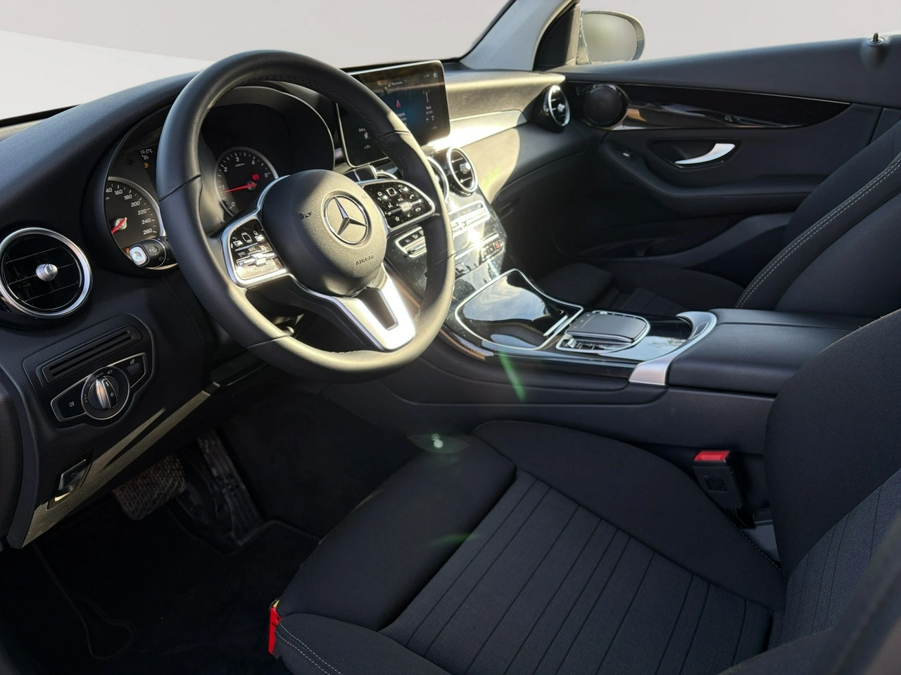 Mercedes GLC 200 - Zdjęcie 6