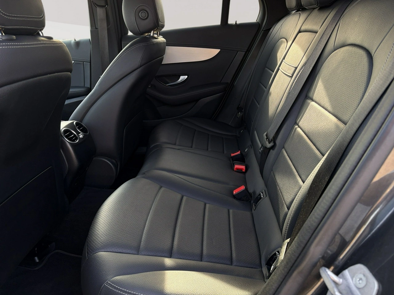 Mercedes GLC 200 - Zdjęcie 24