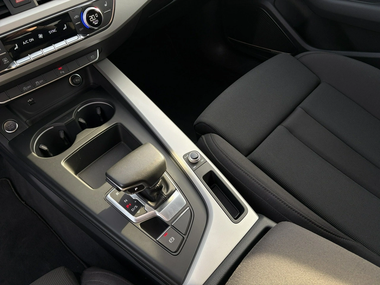 Audi A4 - Zdjęcie 21