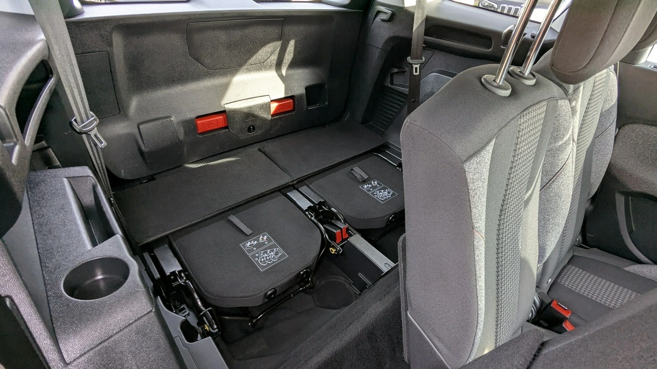 Peugeot 5008 - Zdjęcie 32