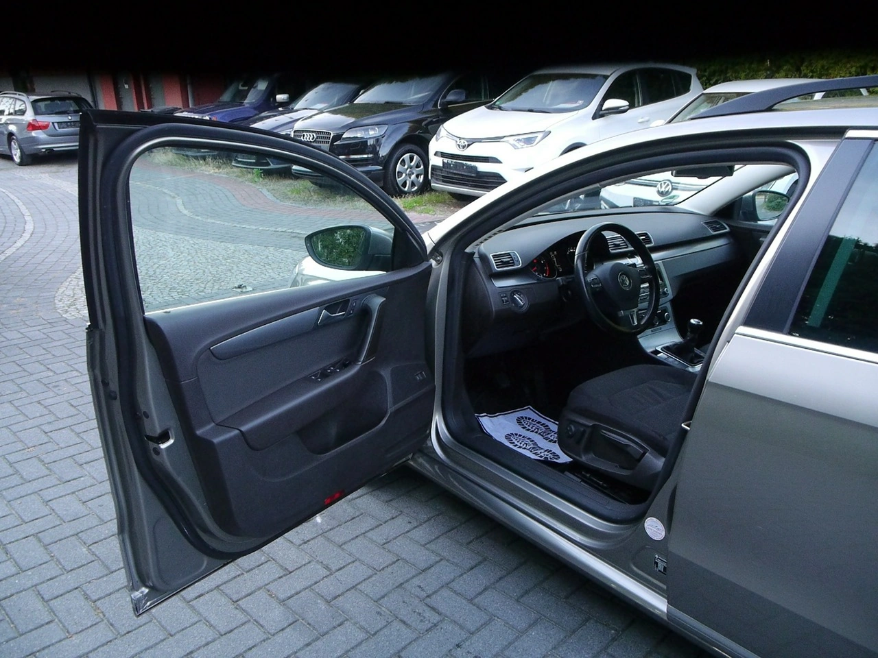 Volkswagen Passat Variant - Zdjęcie 35