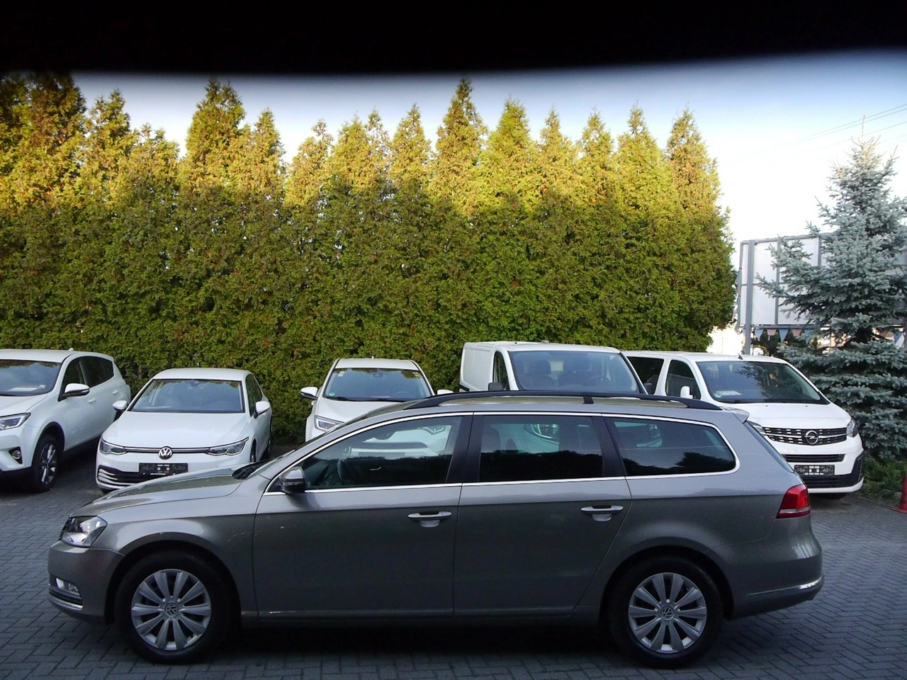 Volkswagen Passat Variant - Zdjęcie 10