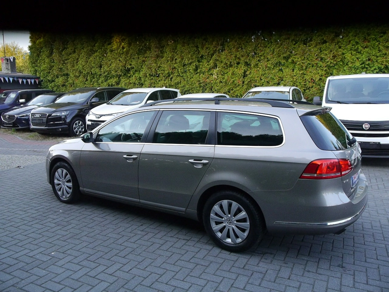 Volkswagen Passat Variant - Zdjęcie 14