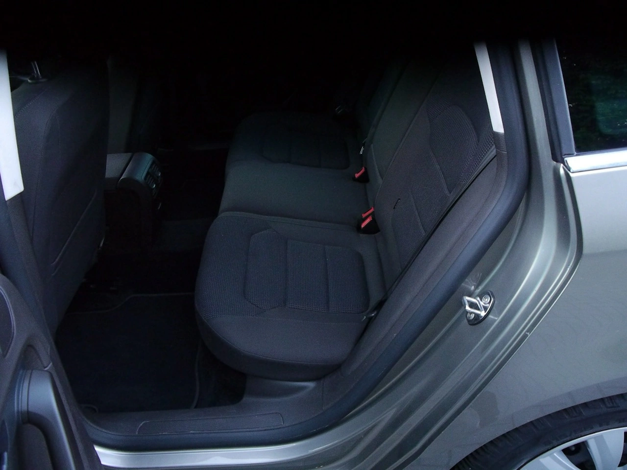 Volkswagen Passat Variant - Zdjęcie 32