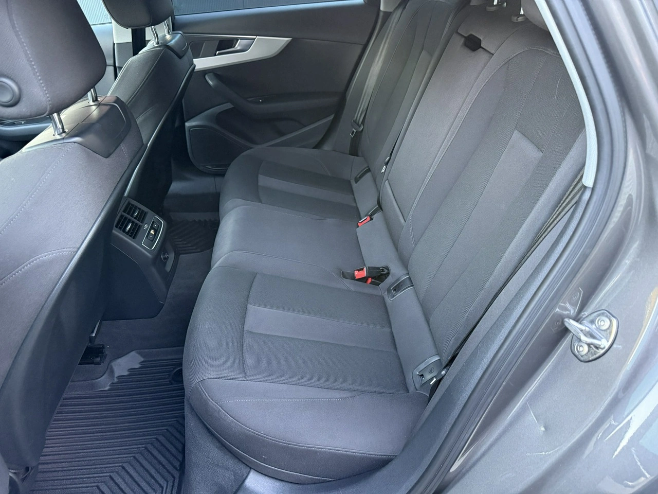 Audi A4 - Zdjęcie 19