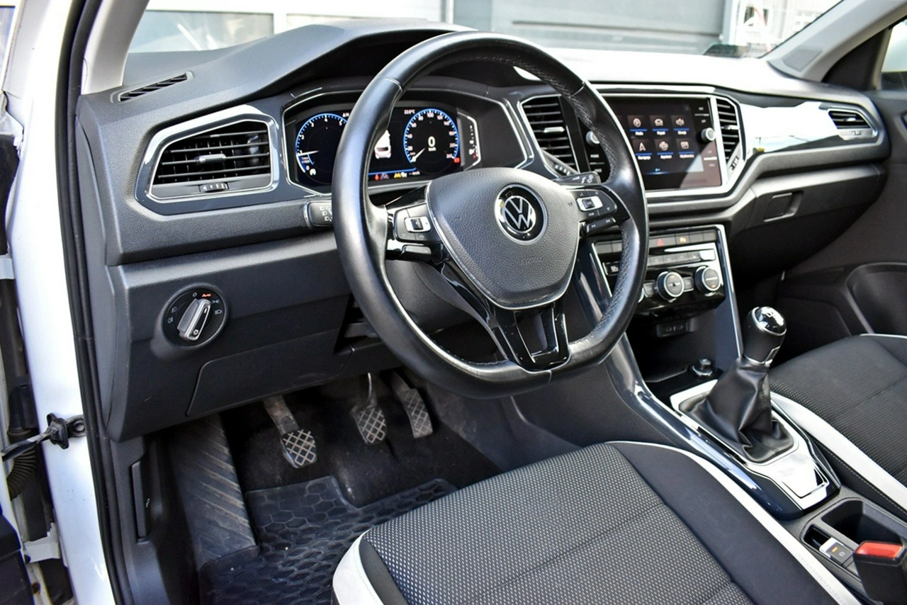 Volkswagen T-Roc - Zdjęcie 9