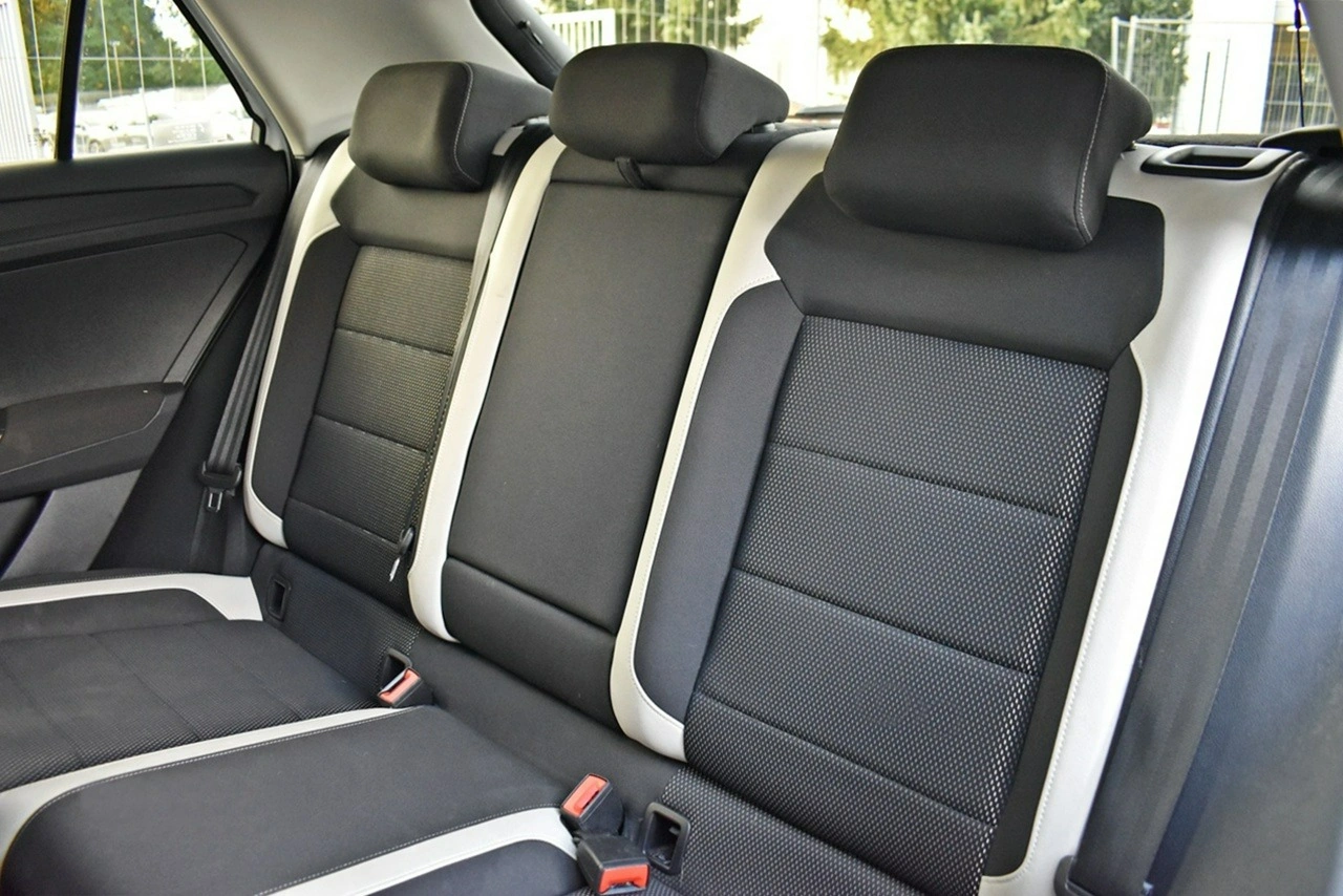 Volkswagen T-Roc - Zdjęcie 11