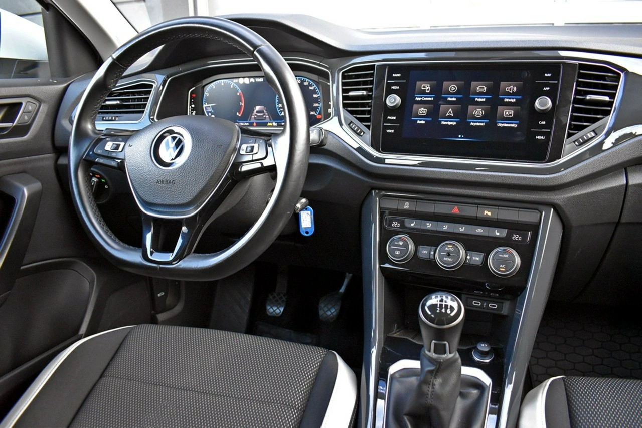 Volkswagen T-Roc - Zdjęcie 16