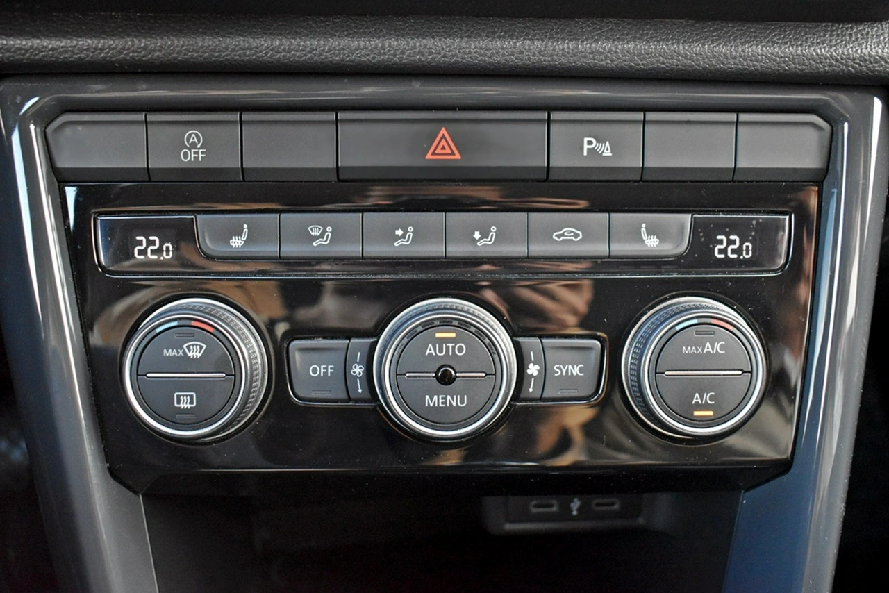 Volkswagen T-Roc - Zdjęcie 24