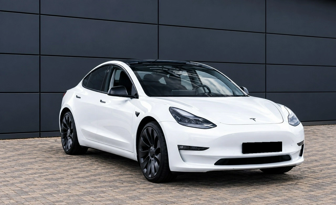 Tesla Model 3 - Zdjęcie 3