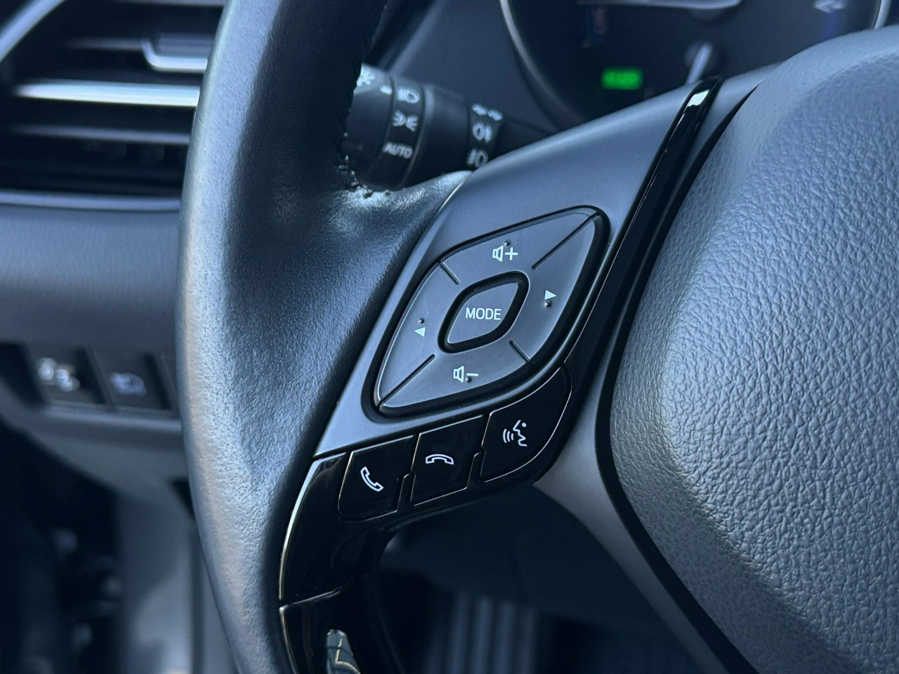 Toyota C-HR - Zdjęcie 13