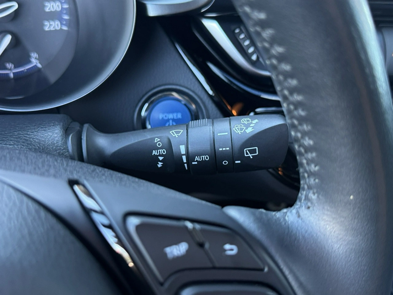 Toyota C-HR - Zdjęcie 16