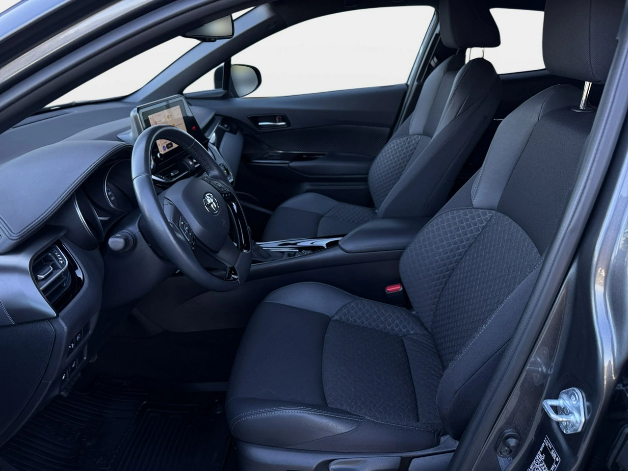 Toyota C-HR - Zdjęcie 28