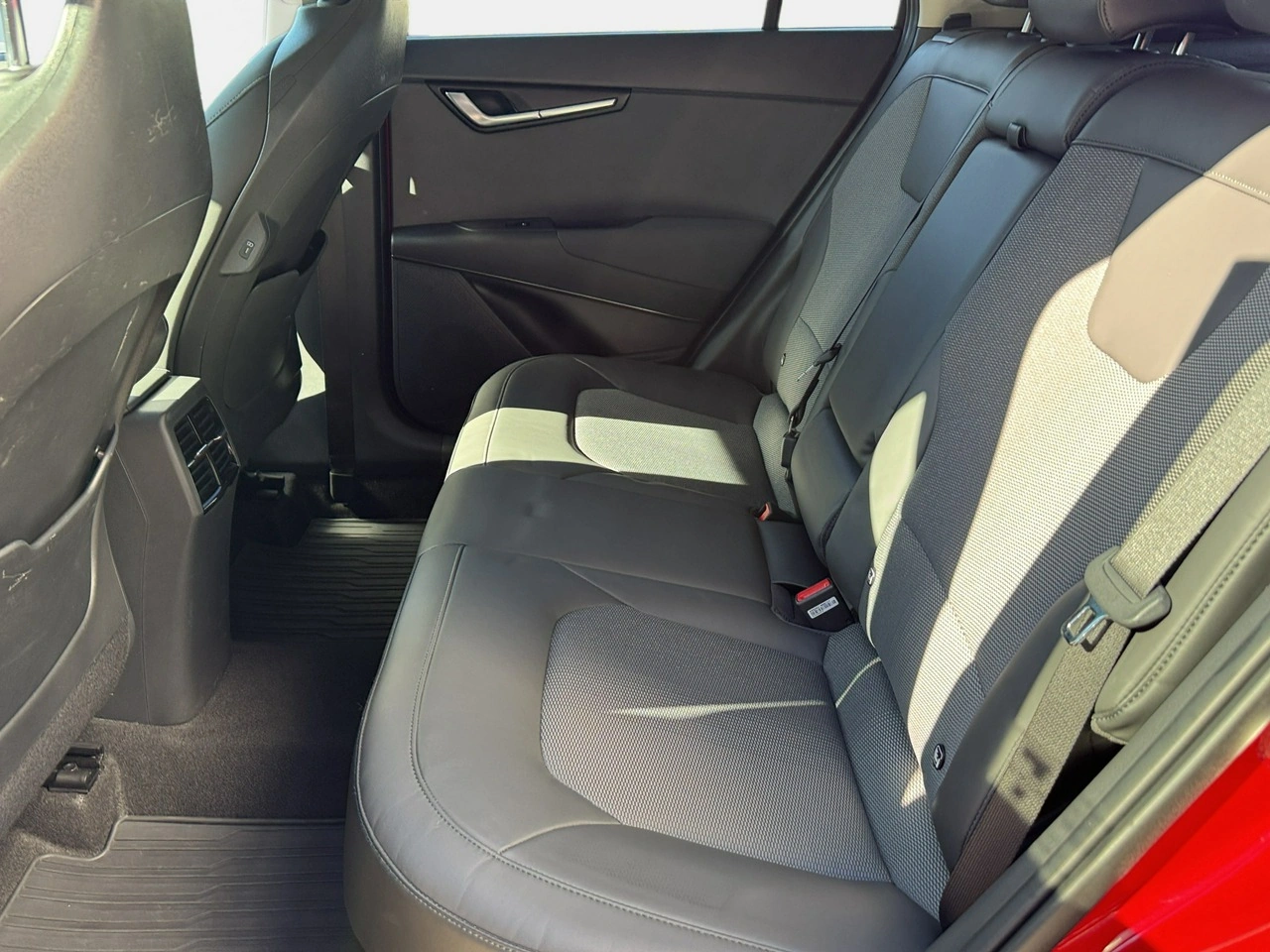 Kia Niro - Zdjęcie 24