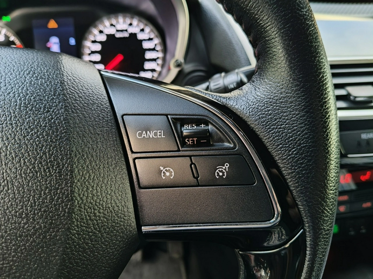 Mitsubishi Eclipse Cross - Zdjęcie 19